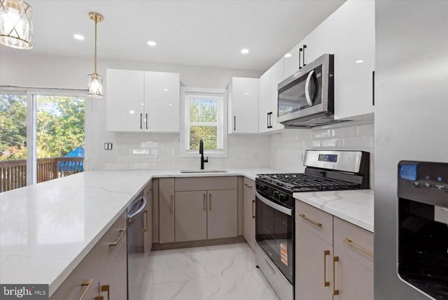 5859 SYLVESTER ST, Philadelphia, PA 19149