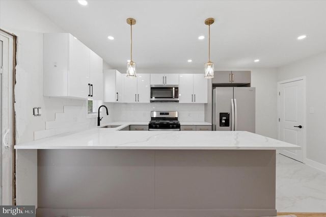 5859 SYLVESTER ST, Philadelphia, PA 19149