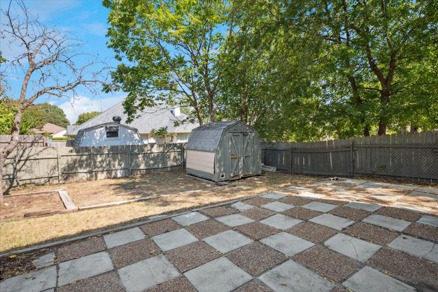 1020 W Hills Terrace, Saginaw, TX 76179