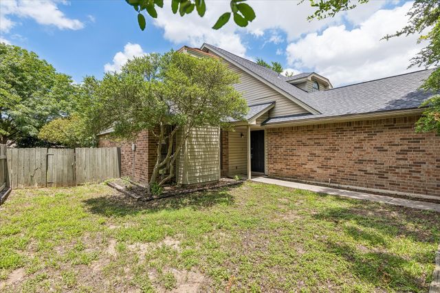 1020 W Hills Terrace, Saginaw, TX 76179