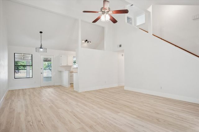 1020 W Hills Terrace, Saginaw, TX 76179