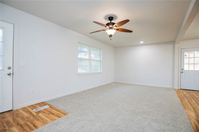 1 Leyland Drive, Bella Vista, AR 72714