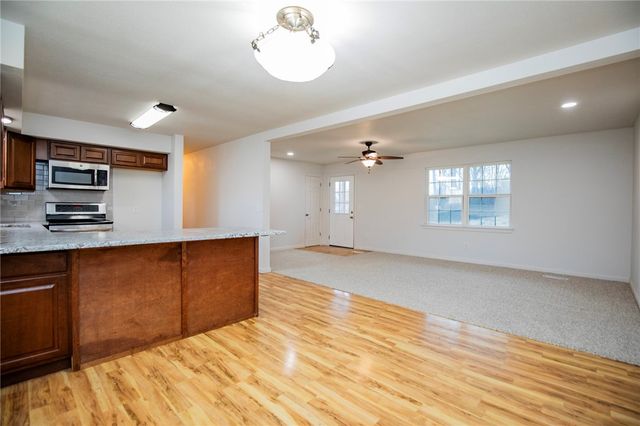 1 Leyland Drive, Bella Vista, AR 72714