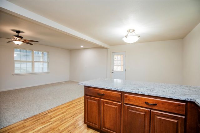 1 Leyland Drive, Bella Vista, AR 72714