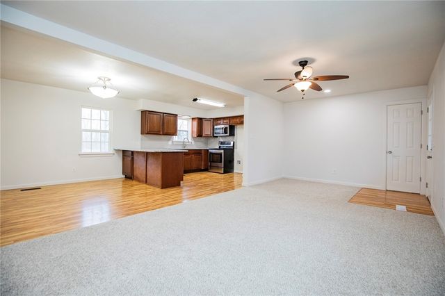 1 Leyland Drive, Bella Vista, AR 72714