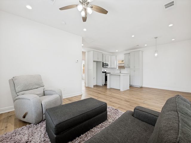 1028 Claude Street, Dallas, TX 75203