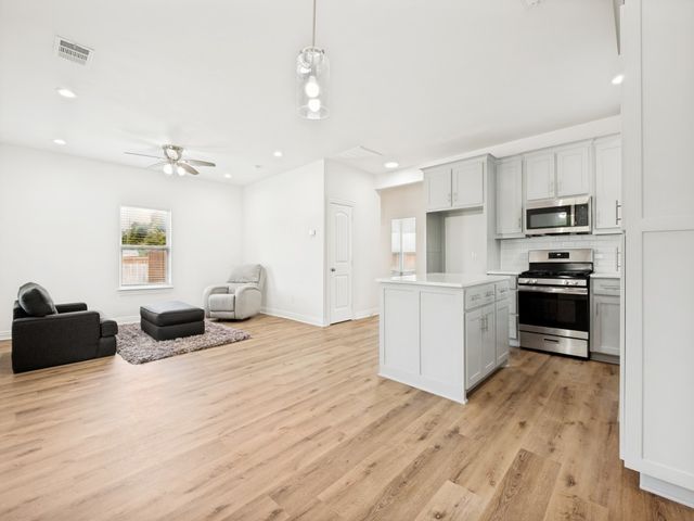 1028 Claude Street, Dallas, TX 75203