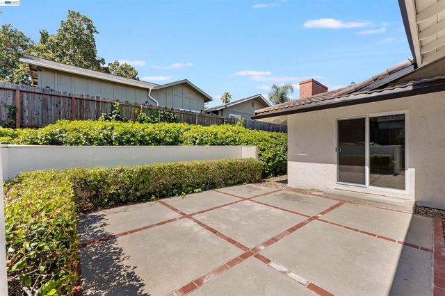 3727 Northridge Dr, Concord, CA 94518