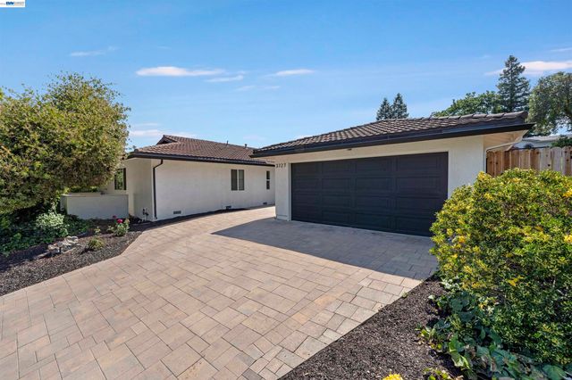 3727 Northridge Dr, Concord, CA 94518
