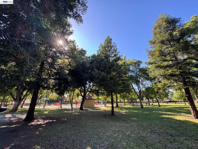 3727 Northridge Dr, Concord, CA 94518