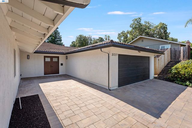 3727 Northridge Dr, Concord, CA 94518