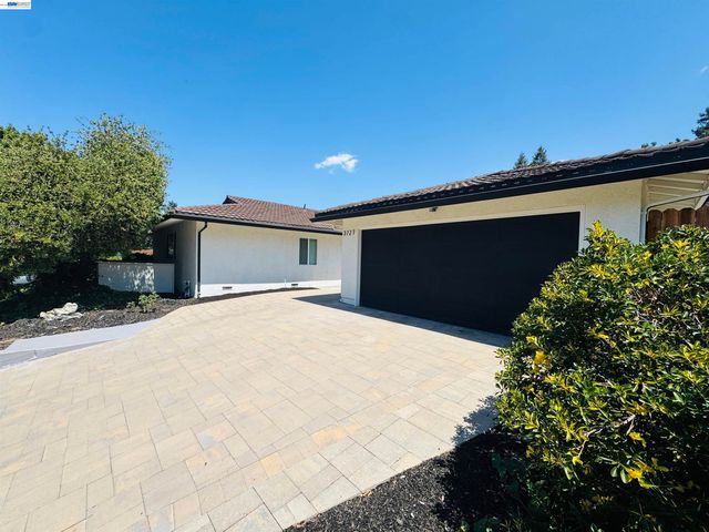 3727 Northridge Dr, Concord, CA 94518