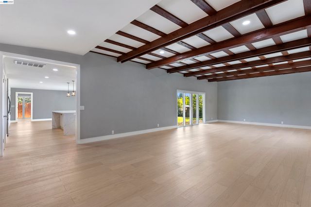 3727 Northridge Dr, Concord, CA 94518