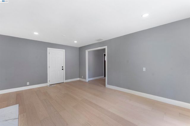 3727 Northridge Dr, Concord, CA 94518