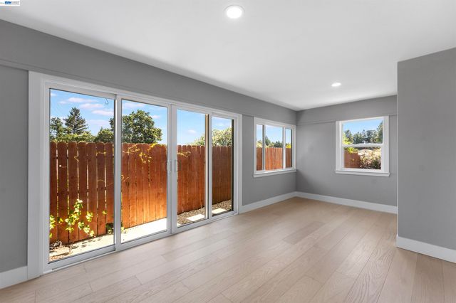 3727 Northridge Dr, Concord, CA 94518