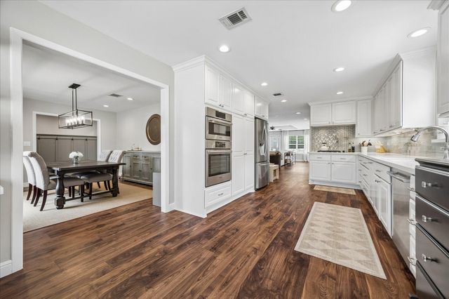 2011 Willowmoss Court, Houston, TX 77008