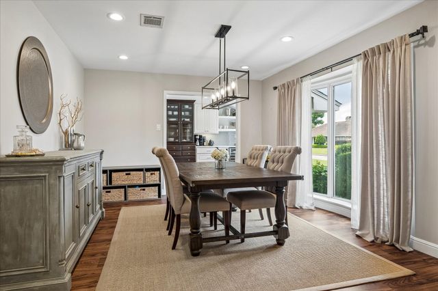 2011 Willowmoss Court, Houston, TX 77008