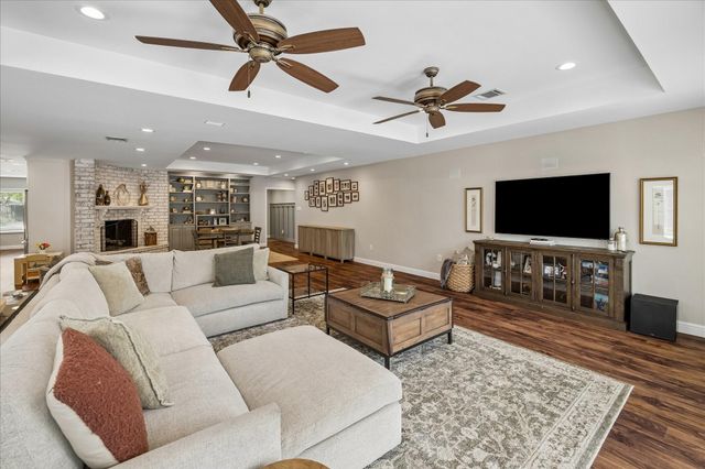 2011 Willowmoss Court, Houston, TX 77008