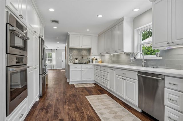 2011 Willowmoss Court, Houston, TX 77008