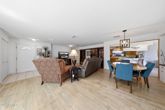 2465 N SNEAD Drive, Mesa, AZ 85215