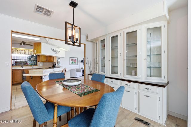 2465 N SNEAD Drive, Mesa, AZ 85215