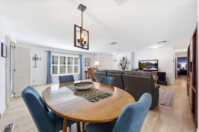 2465 N SNEAD Drive, Mesa, AZ 85215