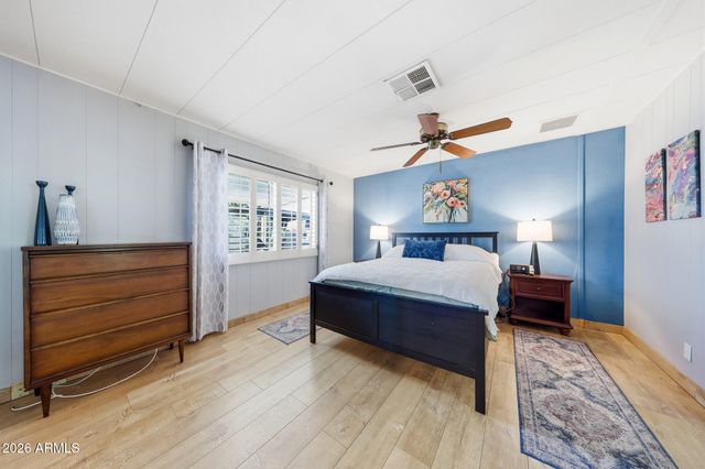 2465 N SNEAD Drive, Mesa, AZ 85215