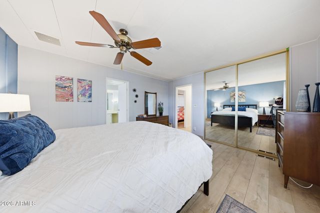 2465 N SNEAD Drive, Mesa, AZ 85215