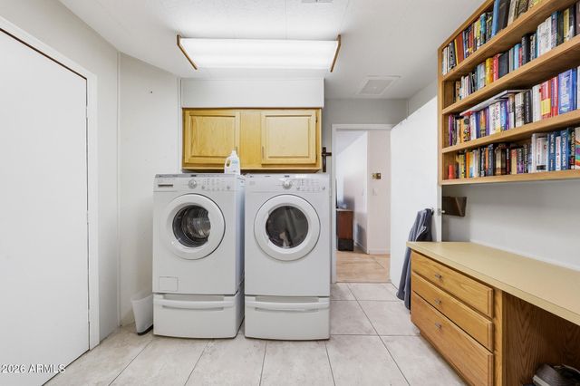 2465 N SNEAD Drive, Mesa, AZ 85215