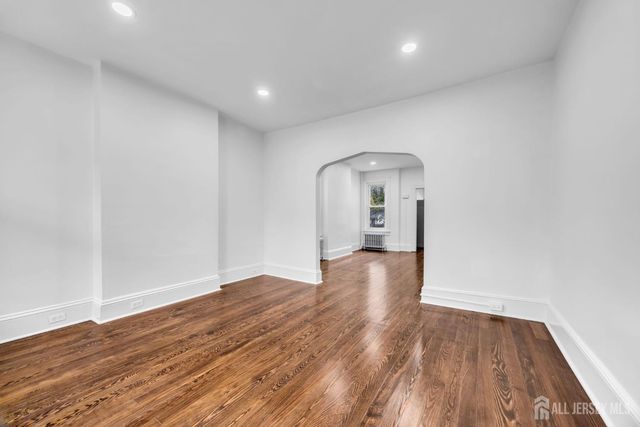 480 Stuyvesant Avenue, Trenton, NJ 08618