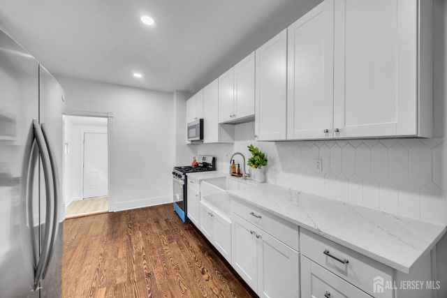 480 Stuyvesant Avenue, Trenton, NJ 08618