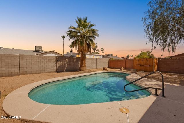 4502 W ALTADENA Avenue, Glendale, AZ 85304