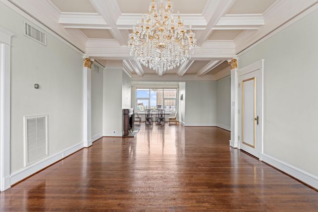 1700 Main Street 7B, Houston, TX 77002