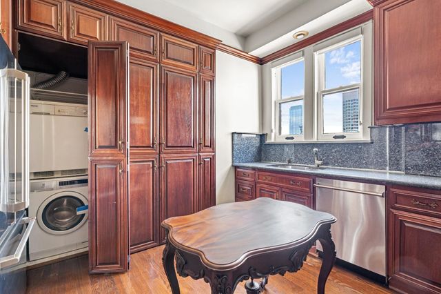 1700 Main Street 7B, Houston, TX 77002