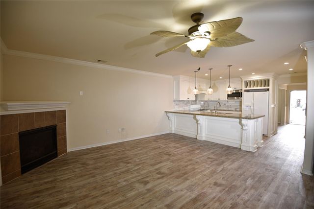 9997 Hyacinth Way, Conroe, TX 77385