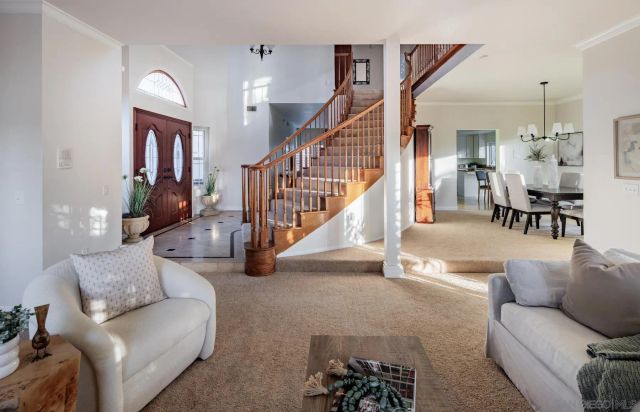 6823 Corintia St, Carlsbad, CA 92009
