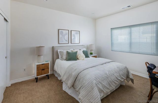 6823 Corintia St, Carlsbad, CA 92009