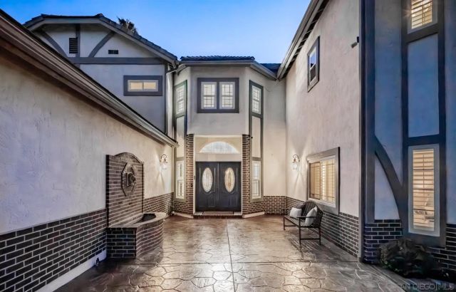 6823 Corintia St, Carlsbad, CA 92009