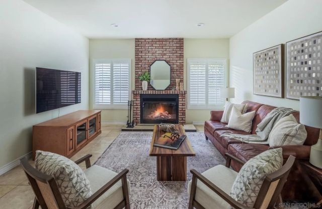 6823 Corintia St, Carlsbad, CA 92009