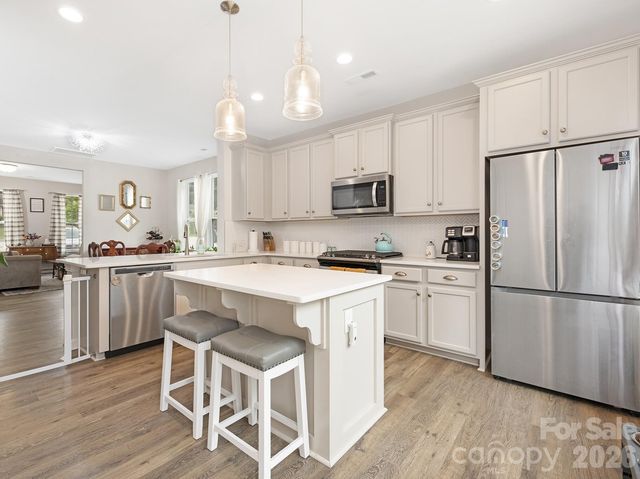 2817 Shamrock Drive, Charlotte, NC 28205