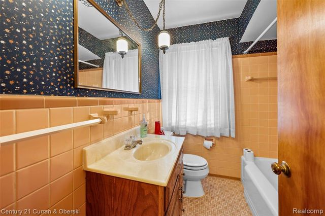 9983 Hemingway, Redford, MI 48239