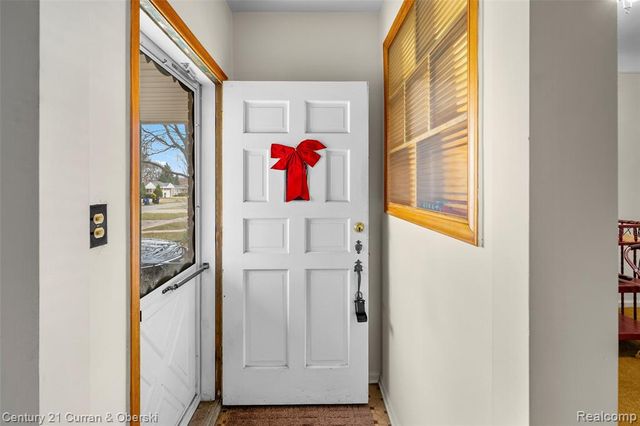 9983 Hemingway, Redford, MI 48239