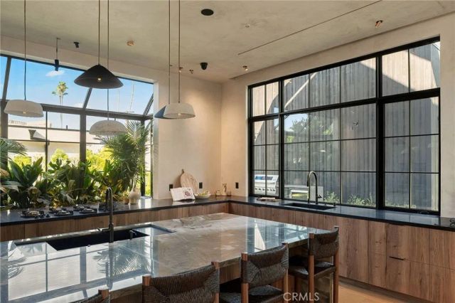 5134 Oakdale, Woodland Hills, CA 91364