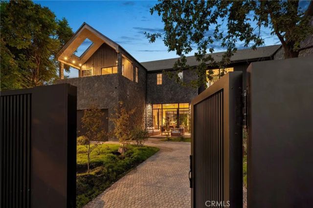 5134 Oakdale, Woodland Hills, CA 91364