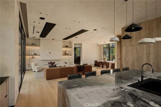 5134 Oakdale, Woodland Hills, CA 91364