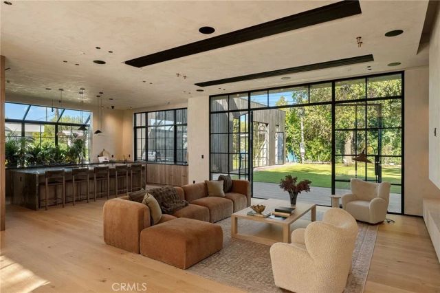 5134 Oakdale, Woodland Hills, CA 91364