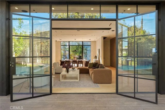 5134 Oakdale, Woodland Hills, CA 91364