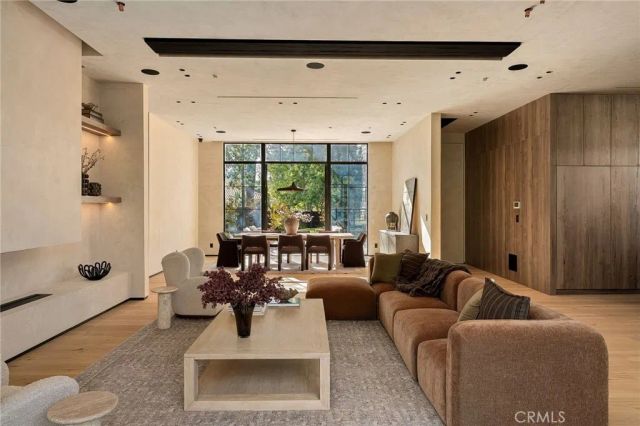 5134 Oakdale, Woodland Hills, CA 91364