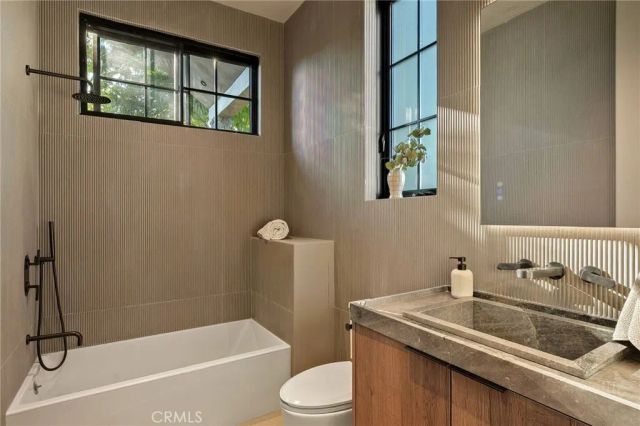 5134 Oakdale, Woodland Hills, CA 91364