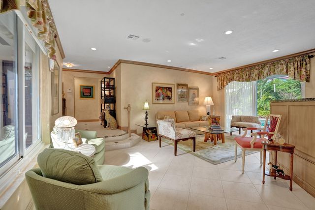 11 Tam O'shanter Lane, Fort Lauderdale, FL 33308